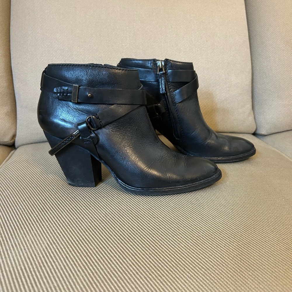Dolce Vita Black Leather Ankle Booties